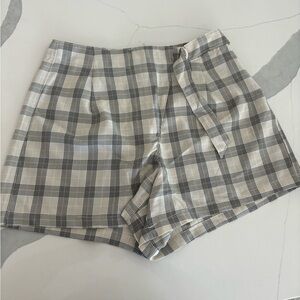 Plaid shorts size L